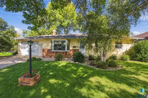 406 Johnson Ave, Baltic, SD 57003