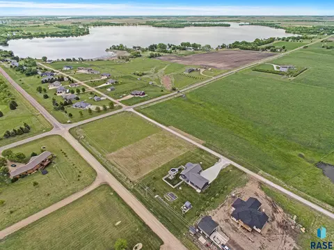 Bob Price Blvd, Madison, SD 57042 photo 5