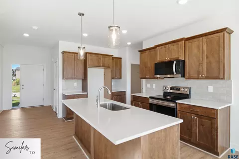 Kitchen - 405 S Willow Spring Dr, Sioux Falls, SD 57110 photo 1 of 3