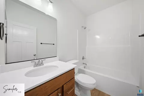 Bath - 405 S Willow Spring Dr, Sioux Falls, SD 57110 photo 2 of 3