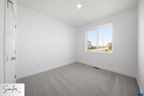 Bedroom - 405 S Willow Spring Dr, Sioux Falls, SD 57110 photo 3 of 5
