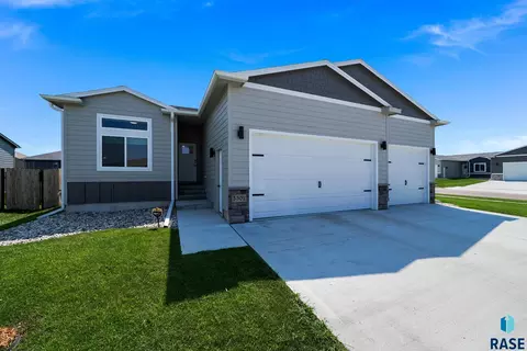 Exterior - 5301 E Lumin St, Sioux Falls, SD 57108 photo 1 of 10