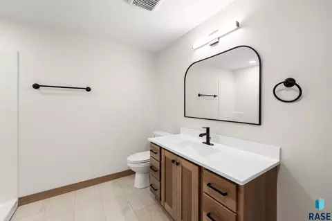Bath - 6413 Fieldview St, Sioux Falls, SD 57110 photo 7 of 8