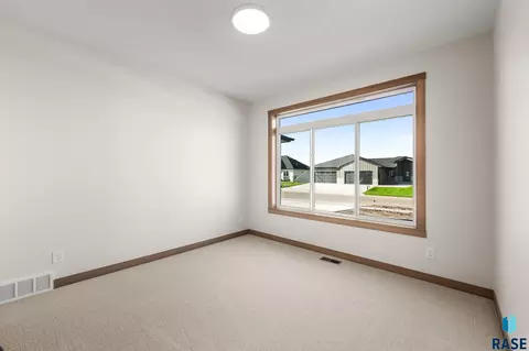 Bedroom - 6413 Fieldview St, Sioux Falls, SD 57110 photo 1 of 11