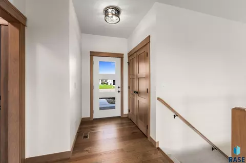 Entry Way - 6413 Fieldview St, Sioux Falls, SD 57110 photo 1 of 3