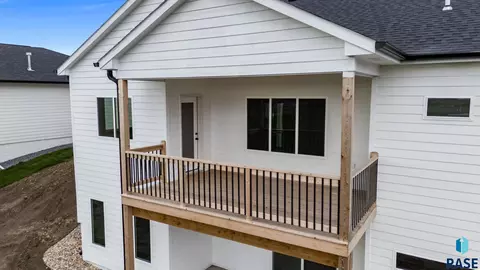 Exterior - 6413 Fieldview St, Sioux Falls, SD 57110 photo 5 of 6