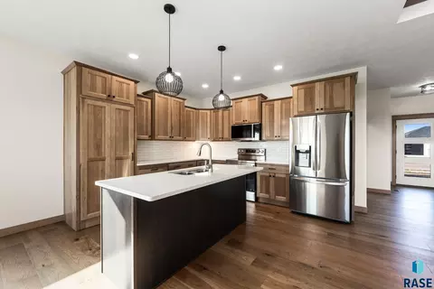 Kitchen - 6413 Fieldview St, Sioux Falls, SD 57110 photo 1 of 7