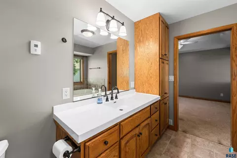Bath - 204 S Cherry Ave, Marion, SD 57043 photo 6 of 7