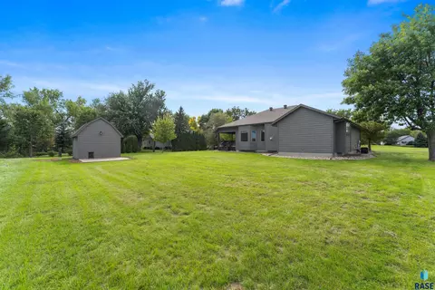 Exterior - 204 S Cherry Ave, Marion, SD 57043 photo 7 of 9