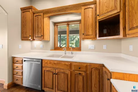Kitchen - 204 S Cherry Ave, Marion, SD 57043 photo 3 of 9