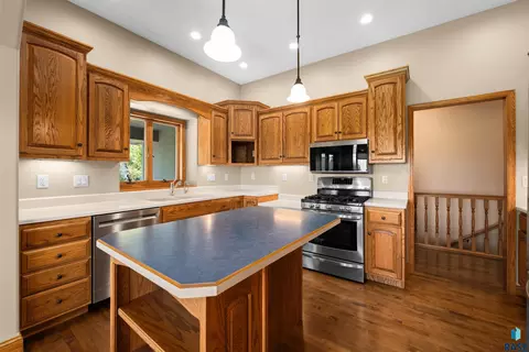 Kitchen - 204 S Cherry Ave, Marion, SD 57043 photo 6 of 9