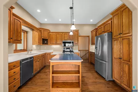 Kitchen - 204 S Cherry Ave, Marion, SD 57043 photo 7 of 9