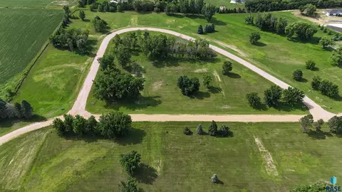 47546 Jademan Ct, Renner, SD 57055 photo 4