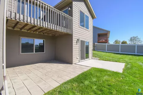 Exterior - 5733 W Bream Ct, Sioux Falls, SD 57107 photo 7 of 13