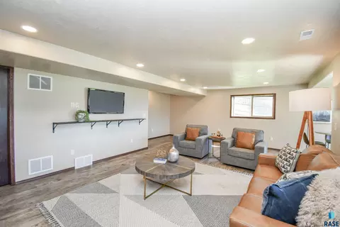 Living - 5733 W Bream Ct, Sioux Falls, SD 57107 photo 7 of 8