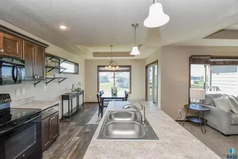 Kitchen - 5733 W Bream Ct, Sioux Falls, SD 57107 photo 4 of 4