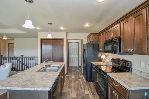 Kitchen - 5733 W Bream Ct, Sioux Falls, SD 57107 photo 3 of 4