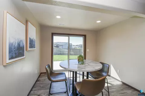 Dining - 5733 W Bream Ct, Sioux Falls, SD 57107 photo 4 of 6