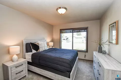 Bedroom - 5733 W Bream Ct, Sioux Falls, SD 57107 photo 4 of 12