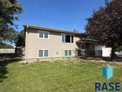 5816 W Nancy St, Sioux Falls, SD 57106