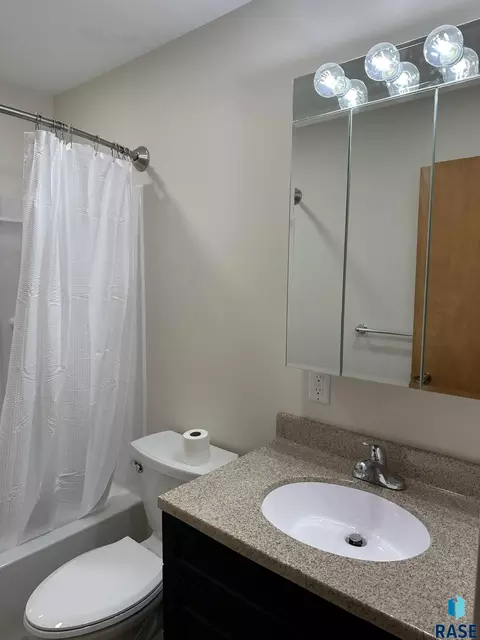 Bath - 210 E 3rd St, Freeman, SD 57029 photo 2 of 3