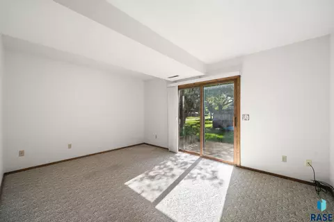 Bedroom - 2104 S Devon Dr, Sioux Falls, SD 57106 photo 7 of 7
