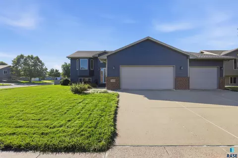 7801 W 44th St, Sioux Falls, SD 57106