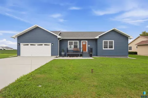 302 S Carlson St, Humboldt, SD 57035