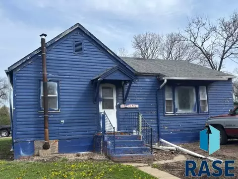 310 Elm St, Canova, SD 57321 photo 2