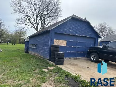310 Elm St, Canova, SD 57321 photo 3