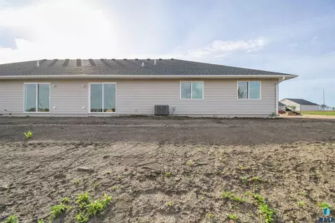 Exterior - 1818 S Daylight Dr, Sioux Falls, SD 57110 photo 7 of 7