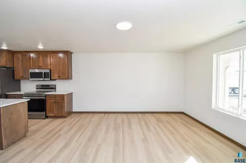 Living - 1818 S Daylight Dr, Sioux Falls, SD 57110 photo 2 of 4