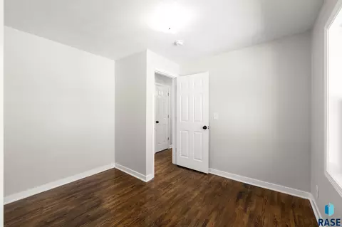 Bedroom - 1422 E 4th St, Sioux Falls, SD 57103 photo 3 of 5