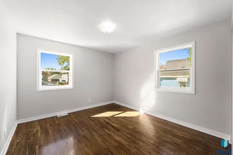 Bedroom - 1422 E 4th St, Sioux Falls, SD 57103 photo 1 of 5