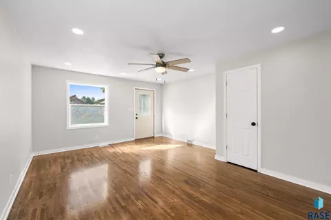 Living - 1422 E 4th St, Sioux Falls, SD 57103 photo 1 of 3