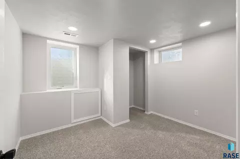 Bedroom - 1422 E 4th St, Sioux Falls, SD 57103 photo 5 of 5