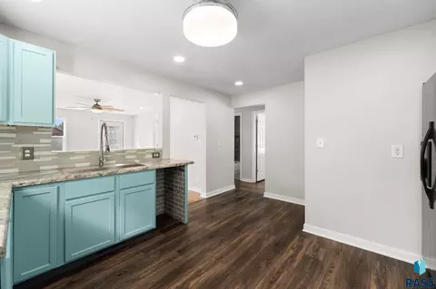 Kitchen - 1422 E 4th St, Sioux Falls, SD 57103 photo 2 of 3