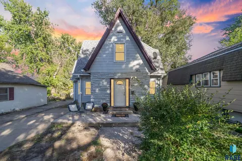 824 N Walts Ave, Sioux Falls, SD 57104