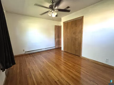 Bedroom - 521 W 2nd Ave, Miller, SD 57362 photo 2 of 6