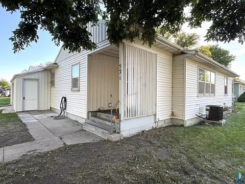 Other - 521 W 2nd Ave, Miller, SD 57362 photo 10 of 14