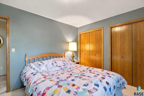 Bedroom - 3304 E Marson Dr, Sioux Falls, SD 57103 photo 5 of 9