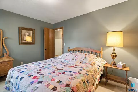 Bedroom - 3304 E Marson Dr, Sioux Falls, SD 57103 photo 6 of 9