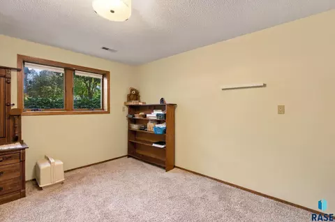 Bedroom - 3304 E Marson Dr, Sioux Falls, SD 57103 photo 7 of 9