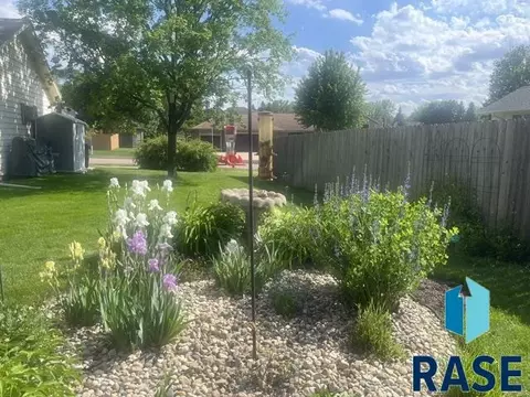 Exterior - 3304 E Marson Dr, Sioux Falls, SD 57103 photo 5 of 7