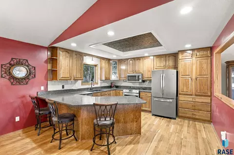 Kitchen - 3304 E Marson Dr, Sioux Falls, SD 57103 photo 3 of 3