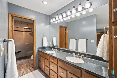 Bath - 3304 E Marson Dr, Sioux Falls, SD 57103 photo 1 of 3