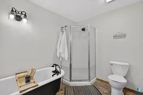 Bath - 3108 E 19th St, Sioux Falls, SD 57103 photo 1 of 8