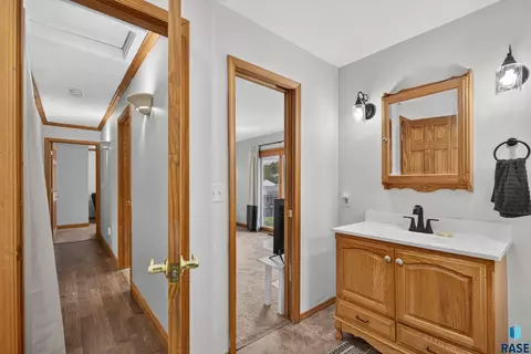 Entry Way - 3108 E 19th St, Sioux Falls, SD 57103 photo 2 of 3