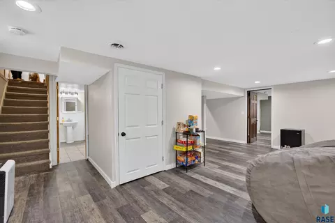 Entry Way - 3108 E 19th St, Sioux Falls, SD 57103 photo 3 of 3
