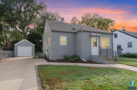 1305 W Sioux St, Sioux Falls, SD 57104